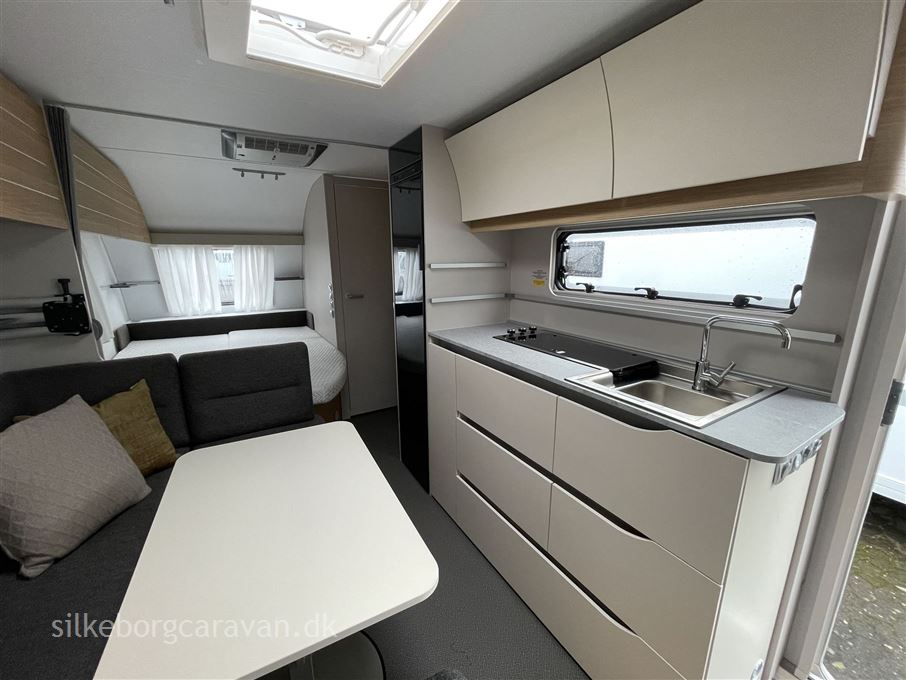Adria Adora 613 PK Teen